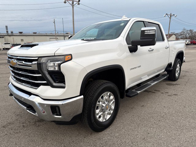Used 2024 Chevrolet Silverado 3500 LTZ w/ LTZ Convenience Package RWD image 7