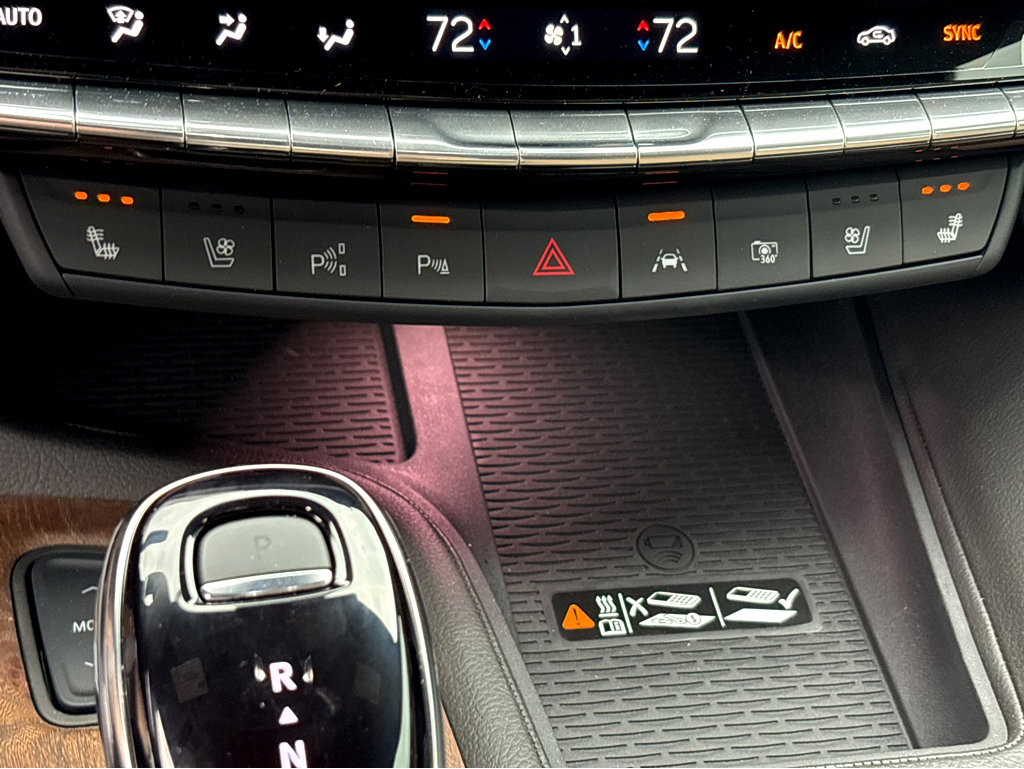 New 2025 Cadillac XT5 Luxury image 8