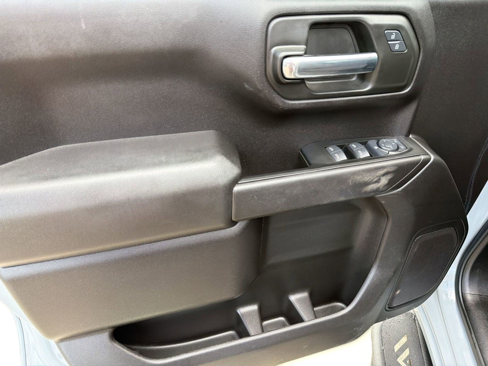 Certified 2025 Chevrolet Silverado 1500 Custom w/ LPO, Dark Essentials Package RWD image 12