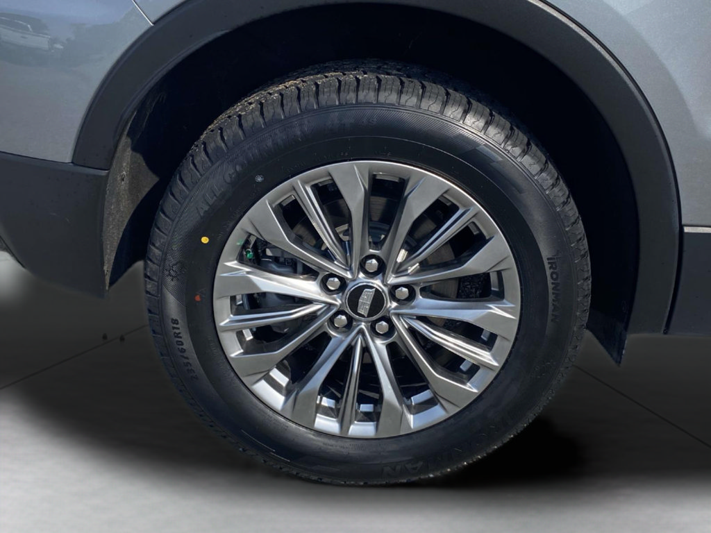 Used 2025 Cadillac XT4 Premium Luxury FWD image 7