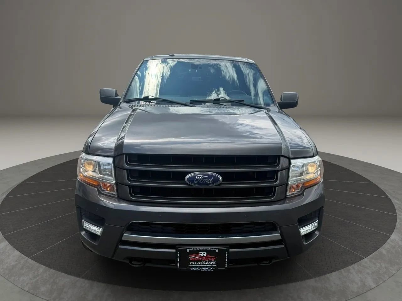 Used 2017 Ford Expedition Limited w/ Equipment Group 301A AWD/4WD image 4
