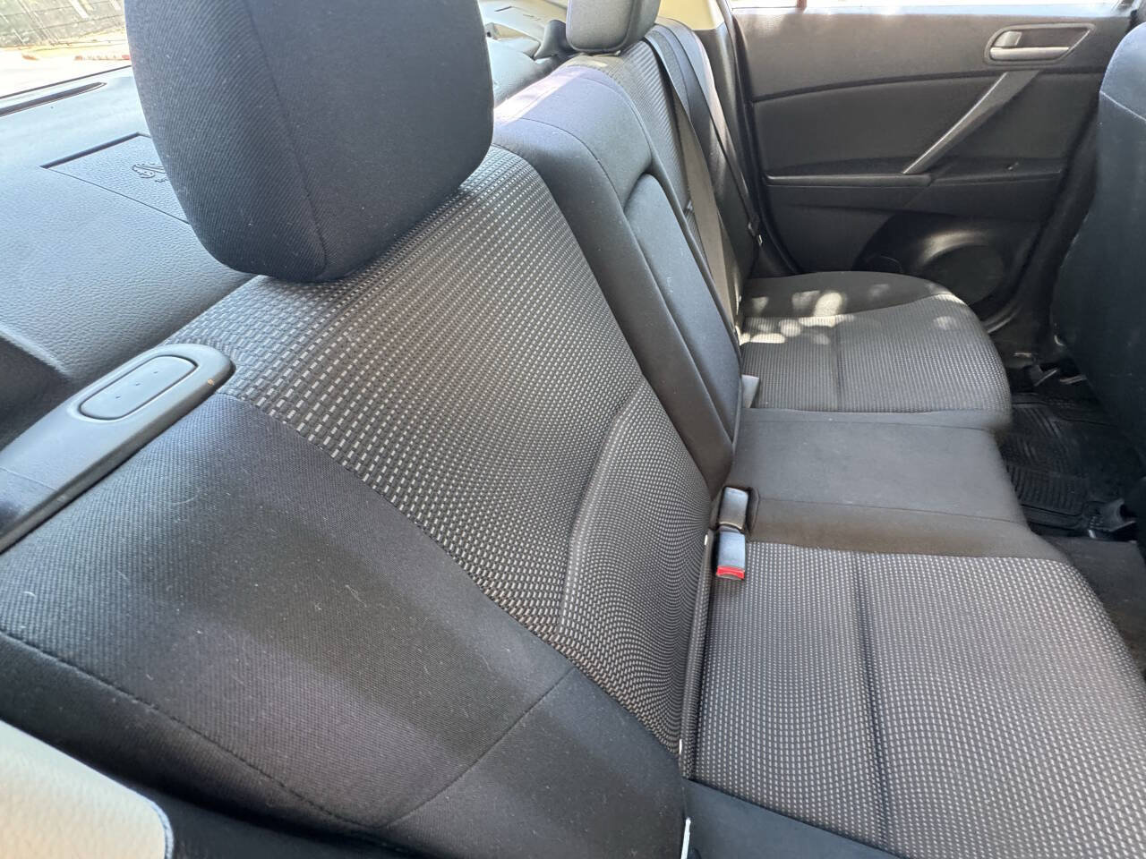 Used 2012 MAZDA MAZDA3 i Touring FWD image 13