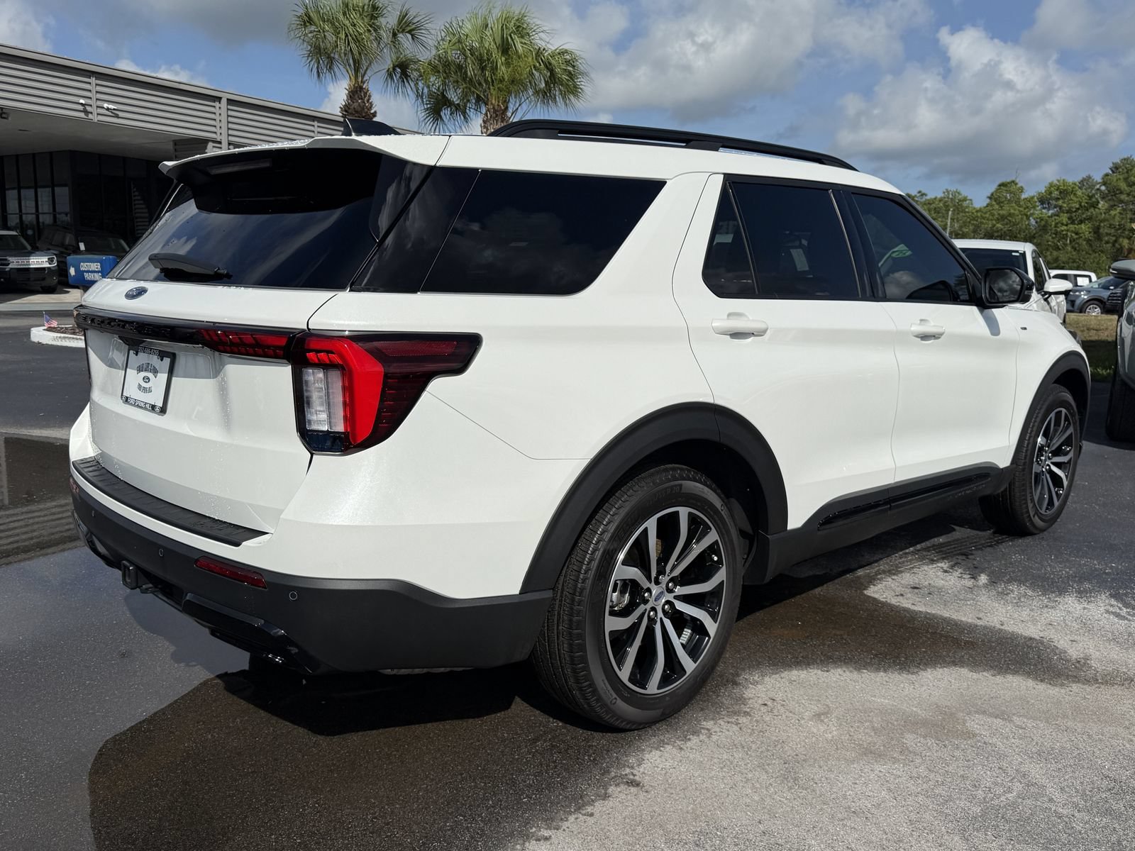 Used 2025 Ford Explorer ST-Line RWD image 5