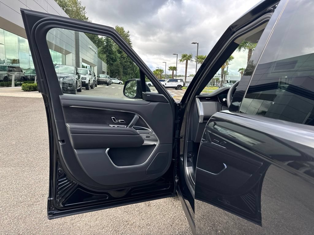 New 2026 Land Rover Range Rover SE AWD/4WD image 10
