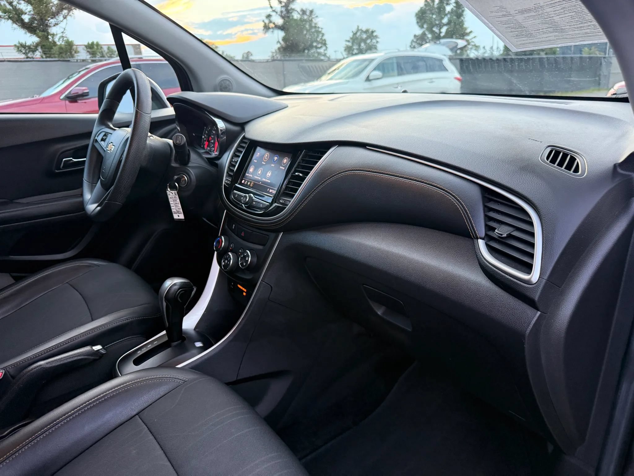 Used 2021 Chevrolet Trax LT FWD image 19