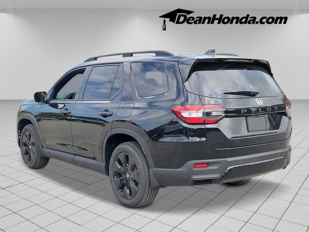 New 2026 Honda Pilot Black Edition image 3