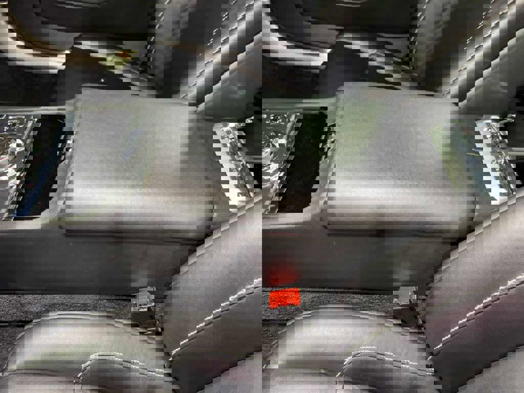 Used 2019 Rolls-Royce Dawn image 33