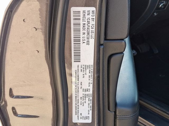 Used 2021 Jeep Grand Cherokee Laredo image 26