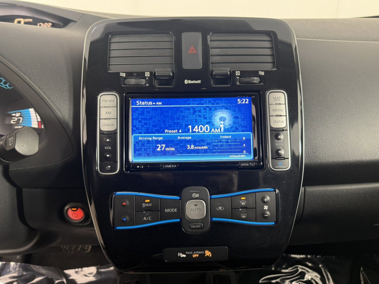 Used 2015 Nissan Leaf SL w/ Premium Package image 15