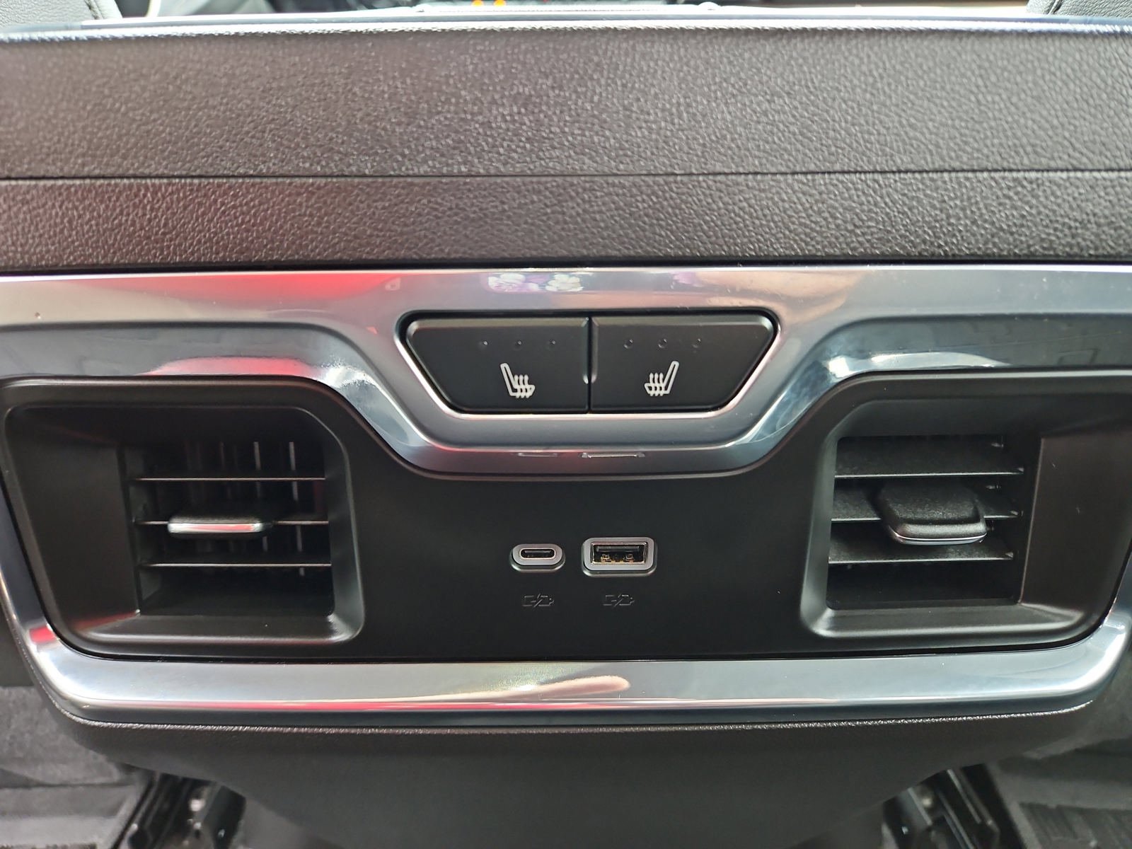 Used 2024 GMC Sierra 1500 SLT w/ SLT Premium Plus Package AWD/4WD image 19