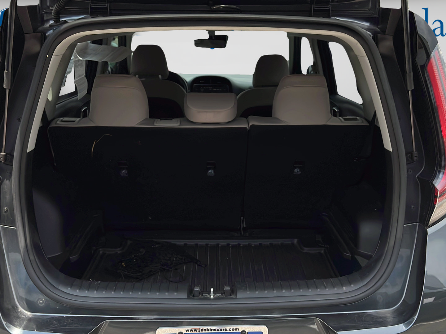Used 2025 Kia Soul LX FWD image 9