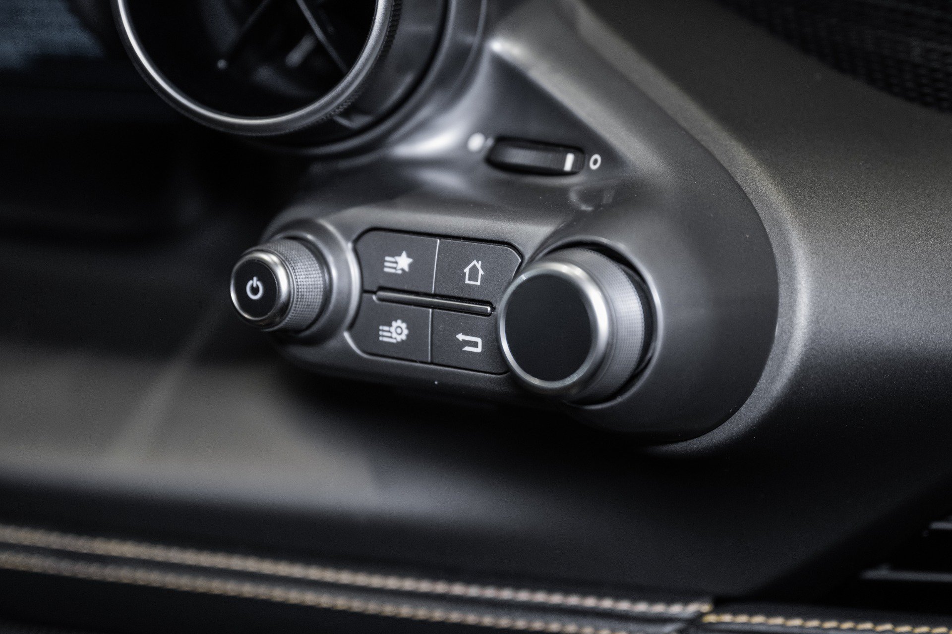 Used 2023 Ferrari F8 Tributo RWD image 31
