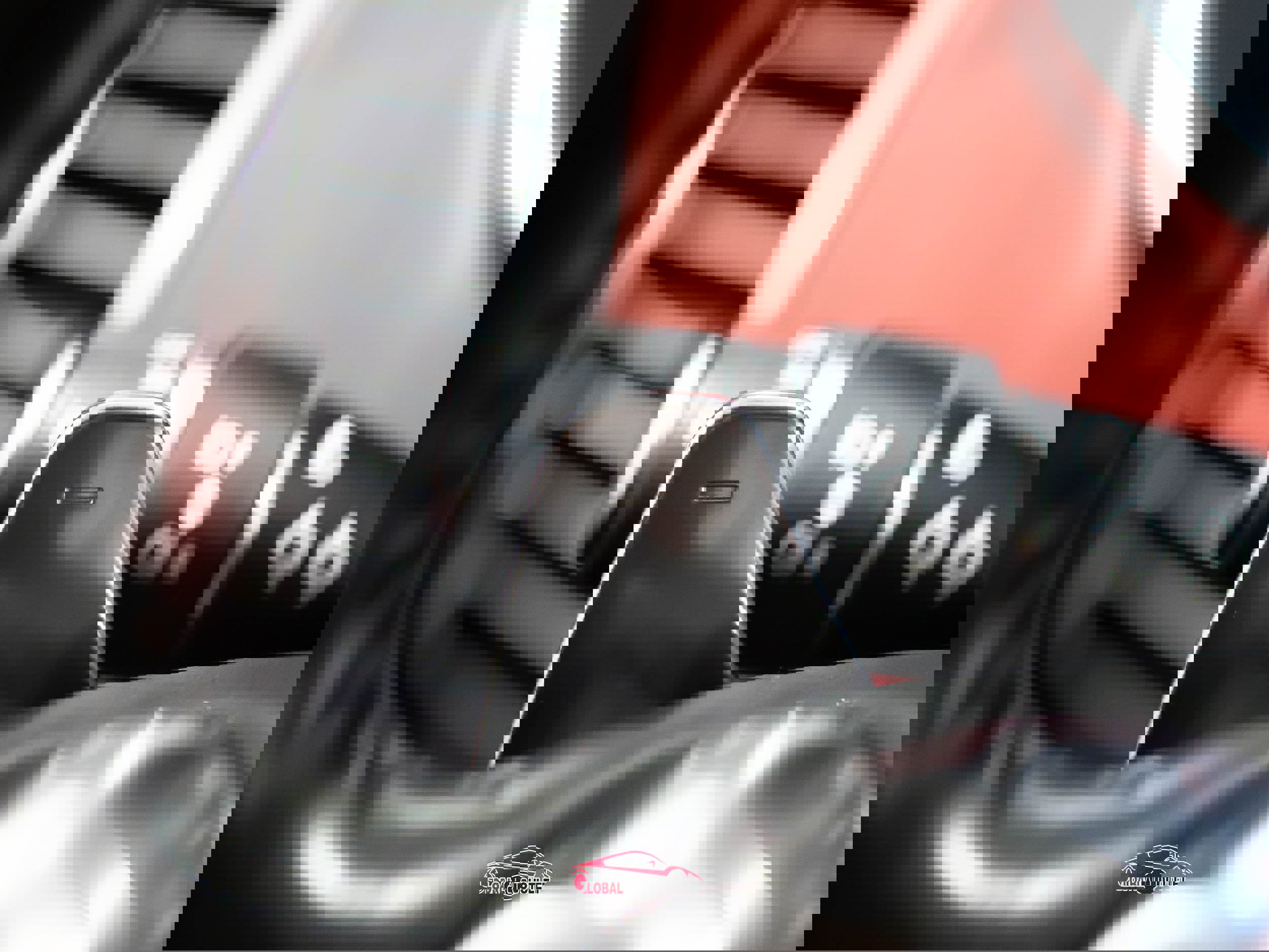 Used 2014 Land Rover Range Rover Autobiography image 34