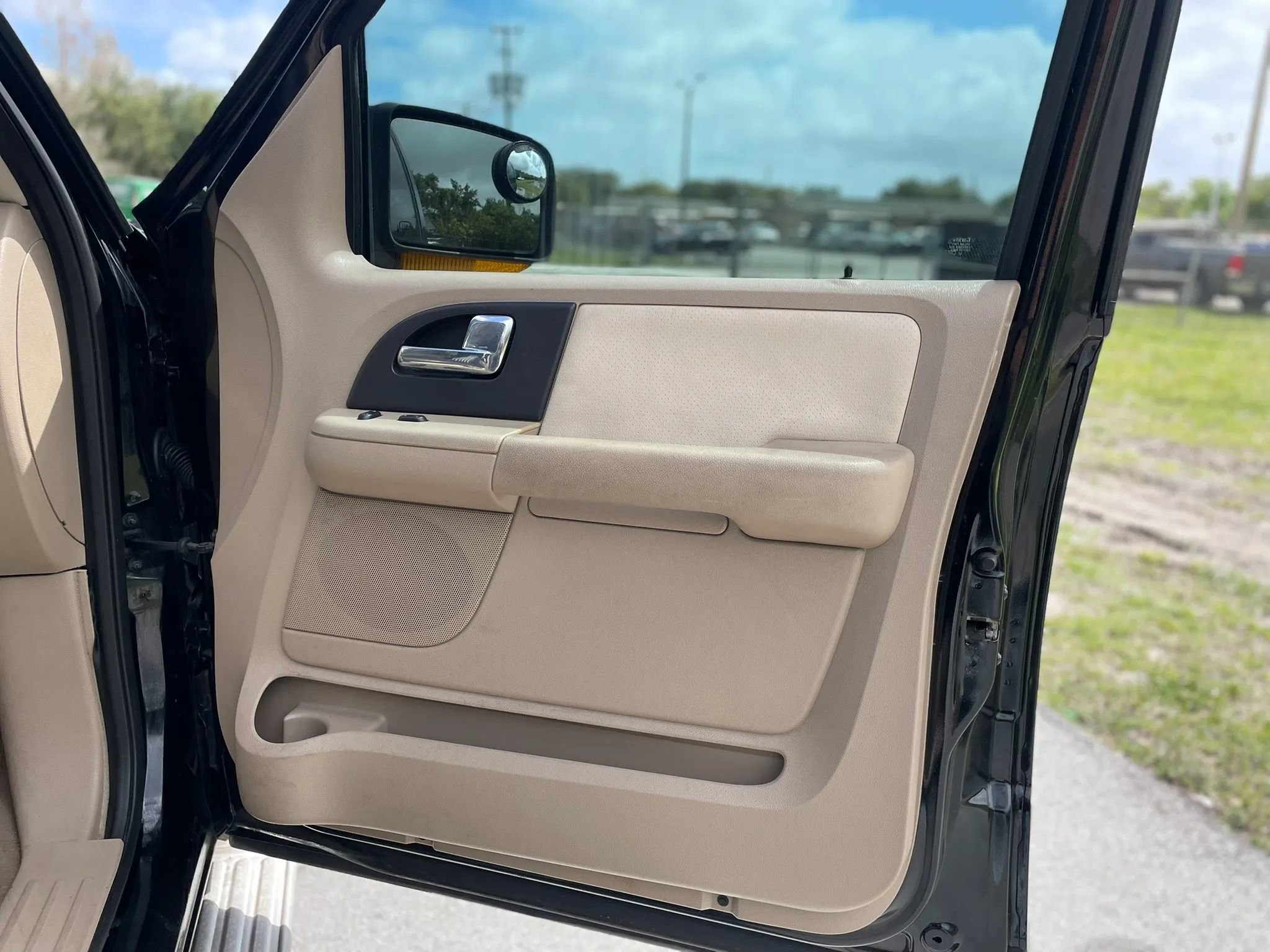 Used 2005 Ford Expedition Eddie Bauer image 30