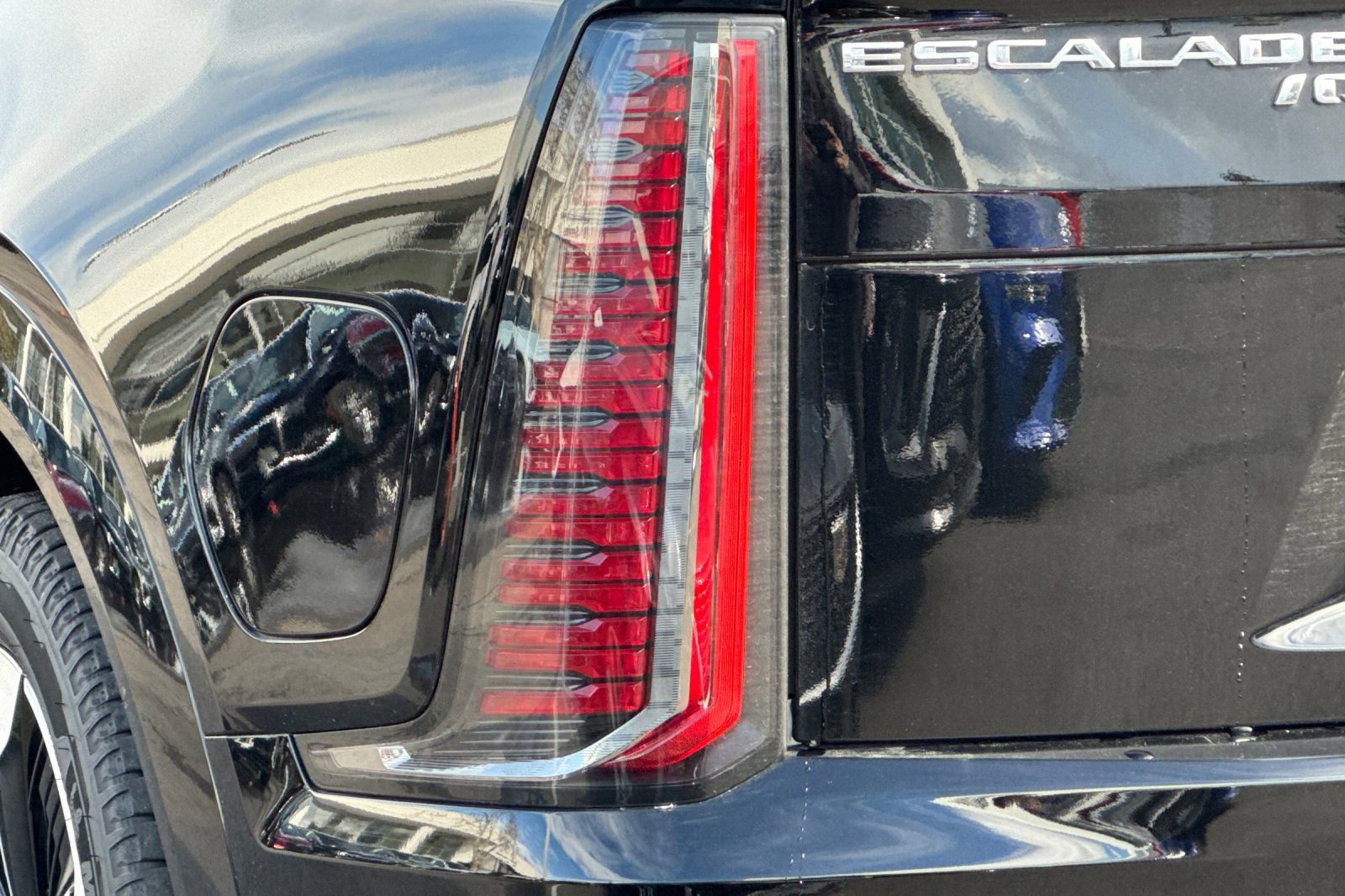 Used 2025 Cadillac Escalade IQ Sport 2 image 43