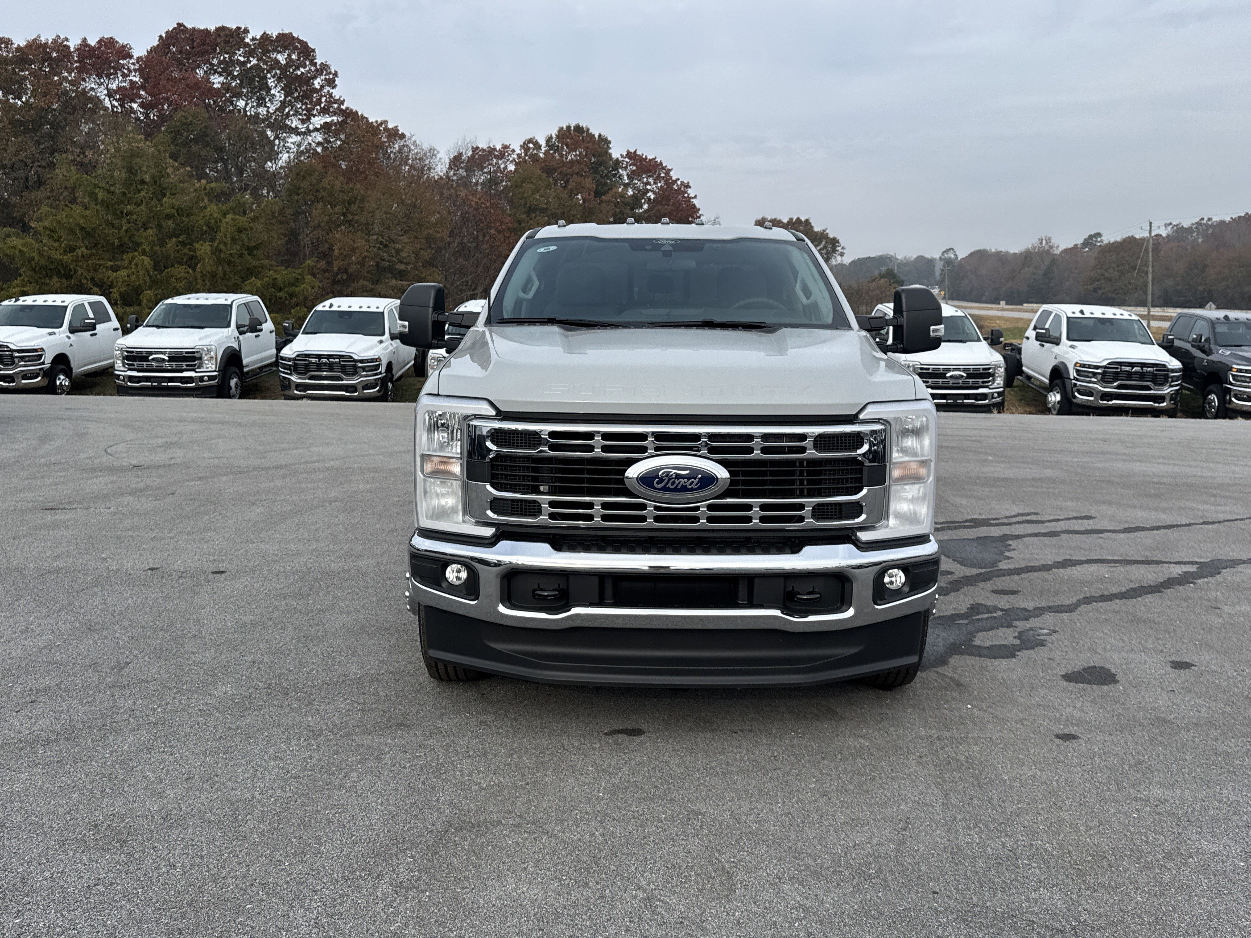 New 2026 Ford F350 XL w/ XL Chrome Package image 3