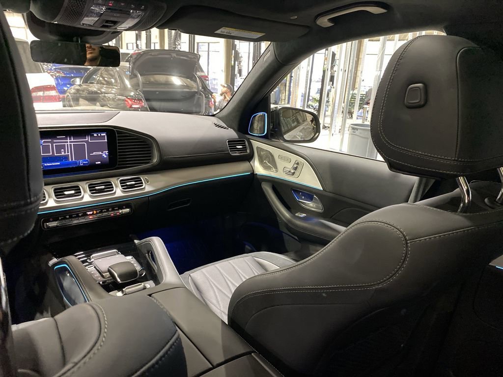 Used 2024 Mercedes-Benz GLS 63 AMG 4MATIC image 4