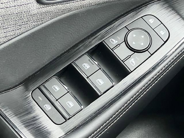 Used 2022 Nissan Rogue SV image 32