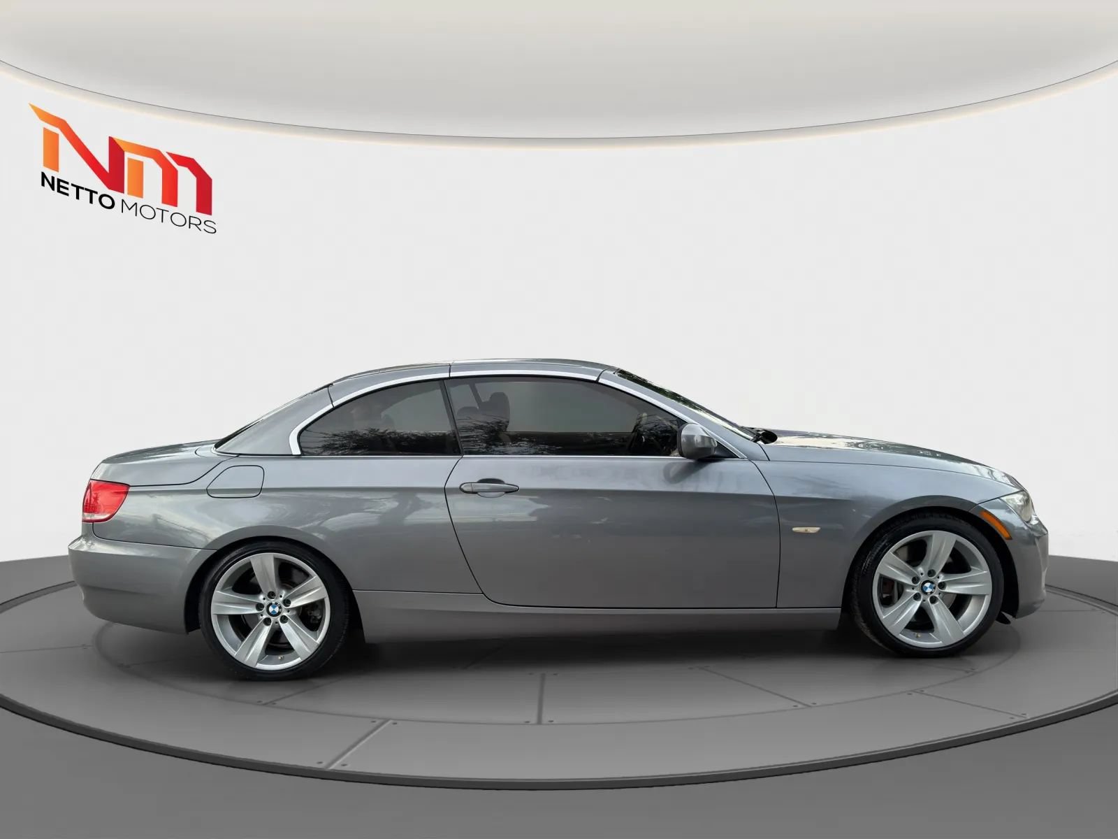 Used 2010 BMW 335i Convertible RWD image 6