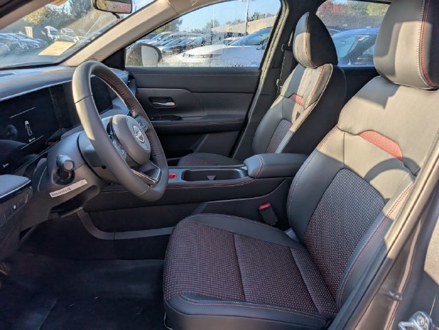 New 2026 Nissan Kicks SR w/ Cold Weather Package AWD/4WD image 10