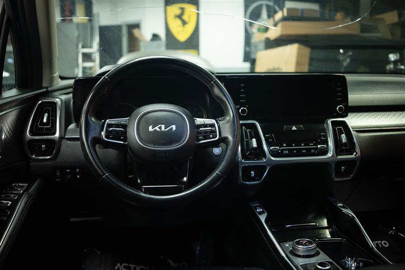 Used 2022 Kia Sorento SX w/ Panoramic Sunroof Package image 18