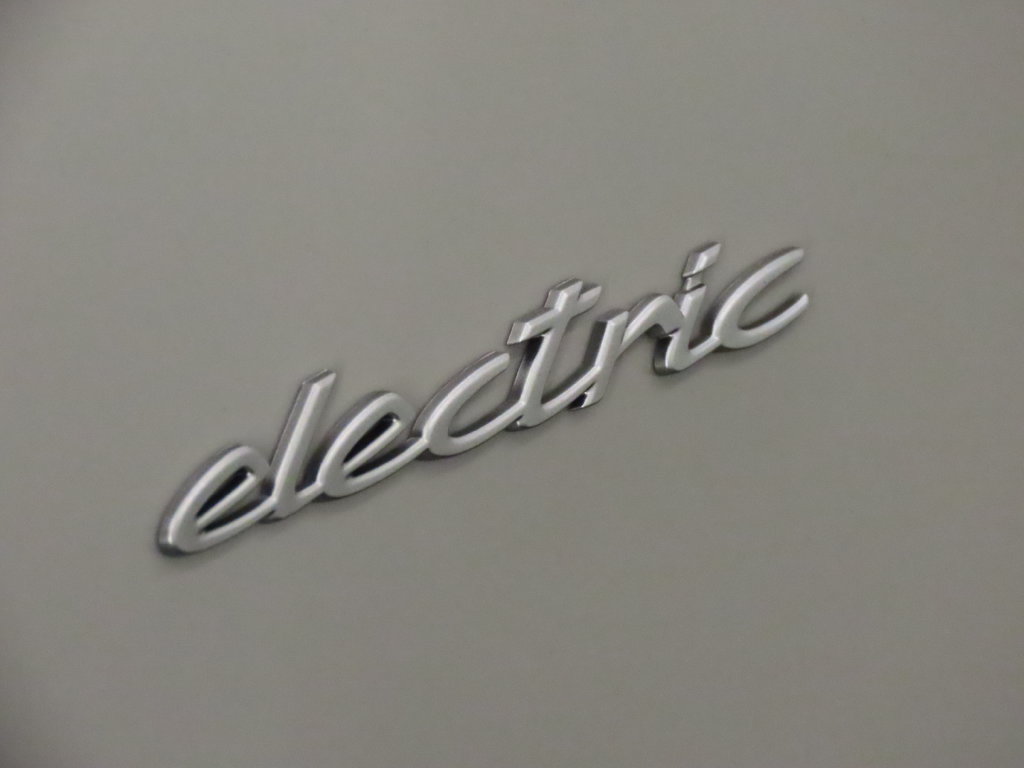 New 2026 Porsche Macan Electric RWD image 13