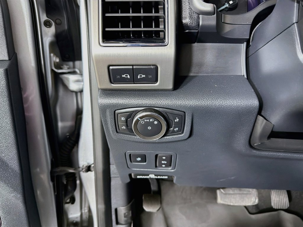 Used 2022 Ford F350 Platinum AWD/4WD image 11