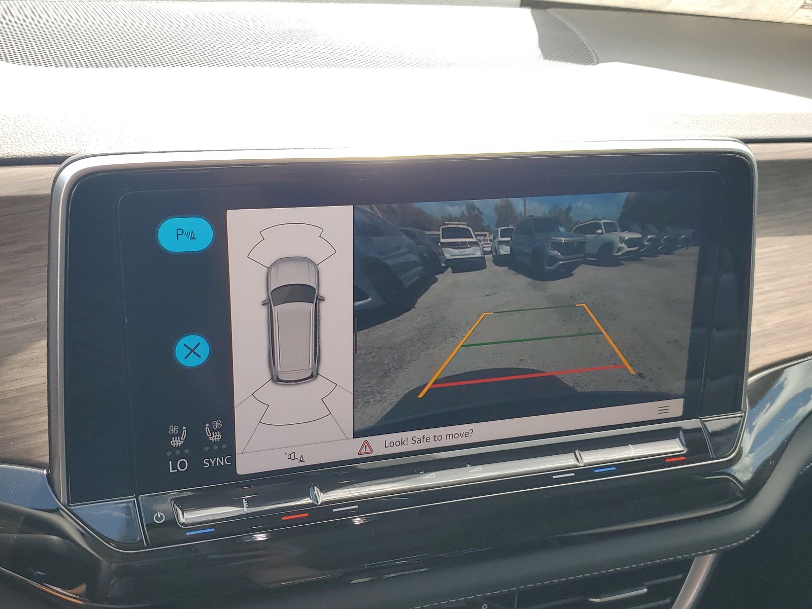 New 2025 Volkswagen Atlas SEL image 25