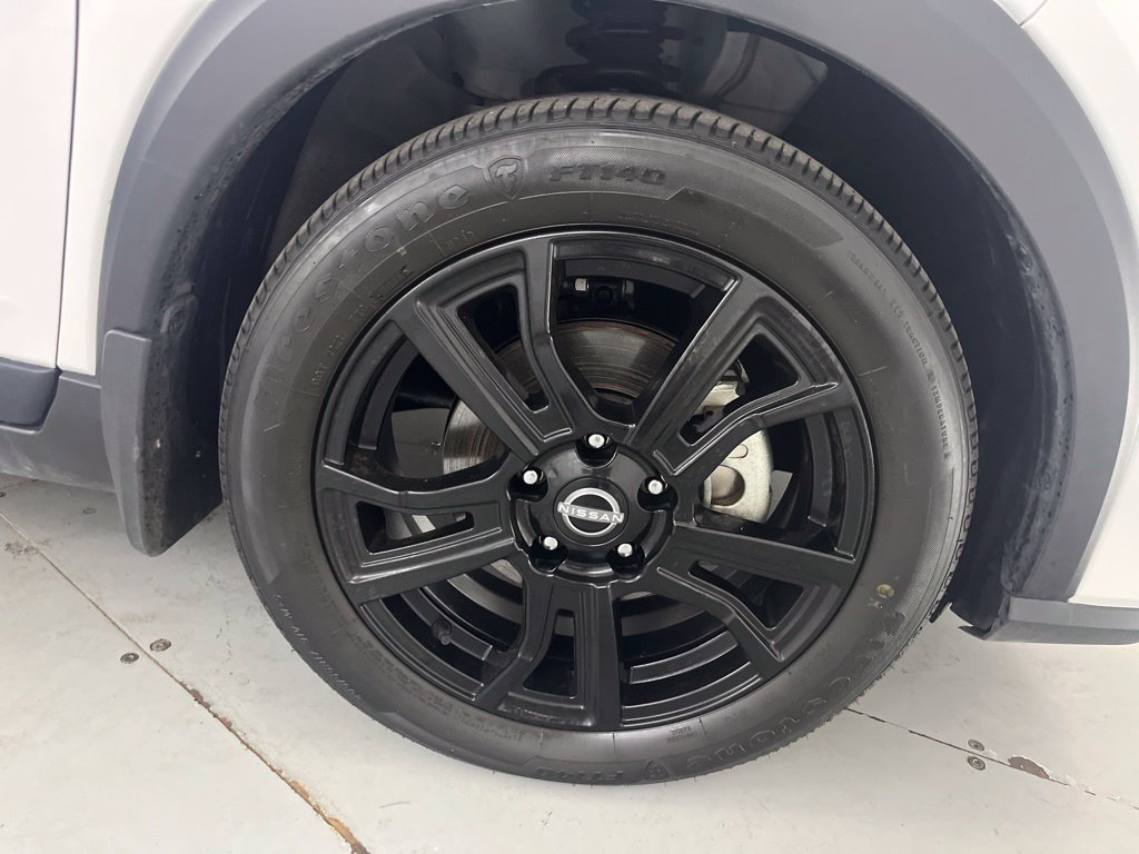 Used 2024 Nissan Kicks SR FWD image 17