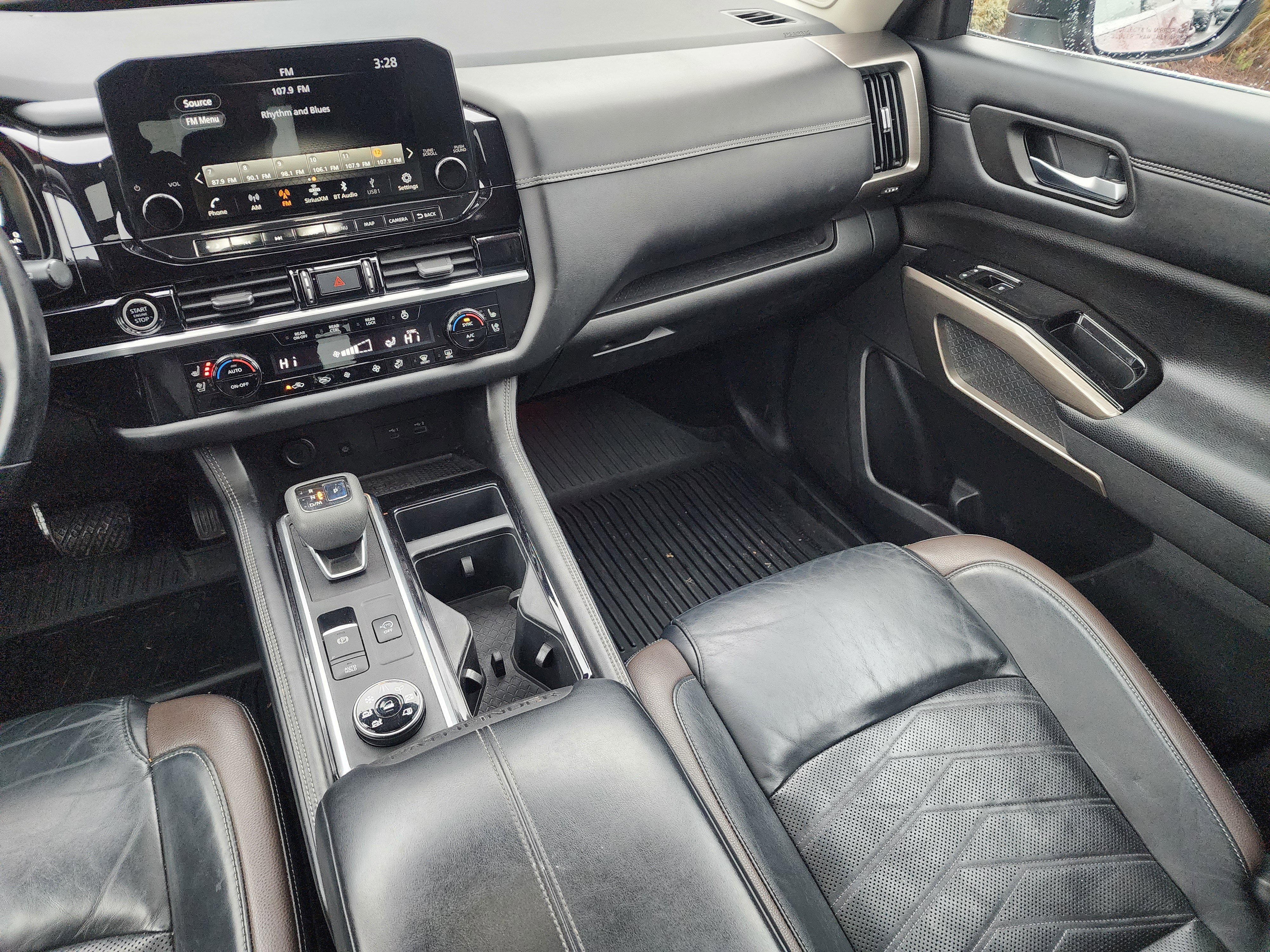 Used 2022 Nissan Pathfinder Platinum w/ Cargo Package image 19