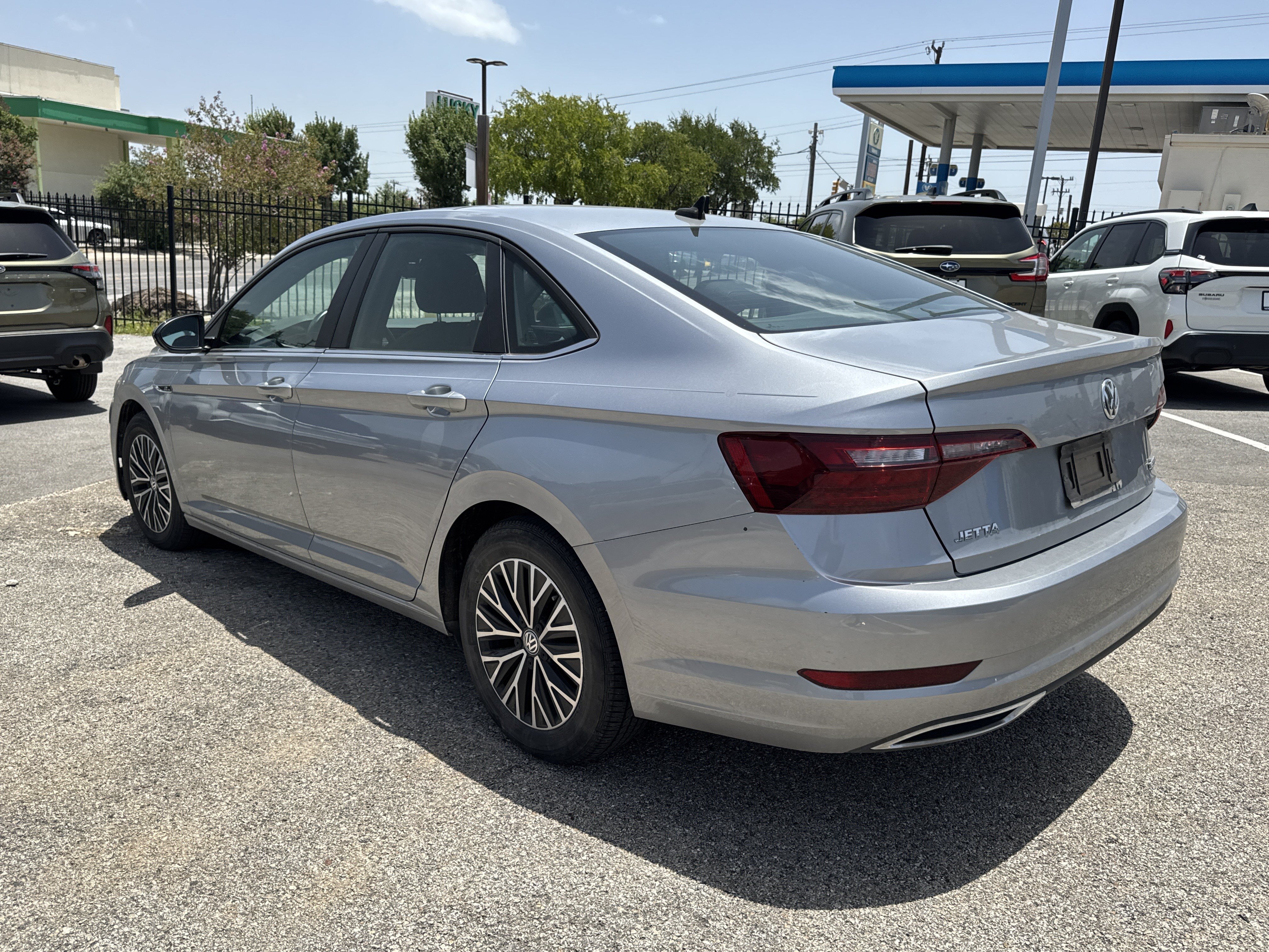 Used 2020 Volkswagen Jetta R-Line FWD image 5