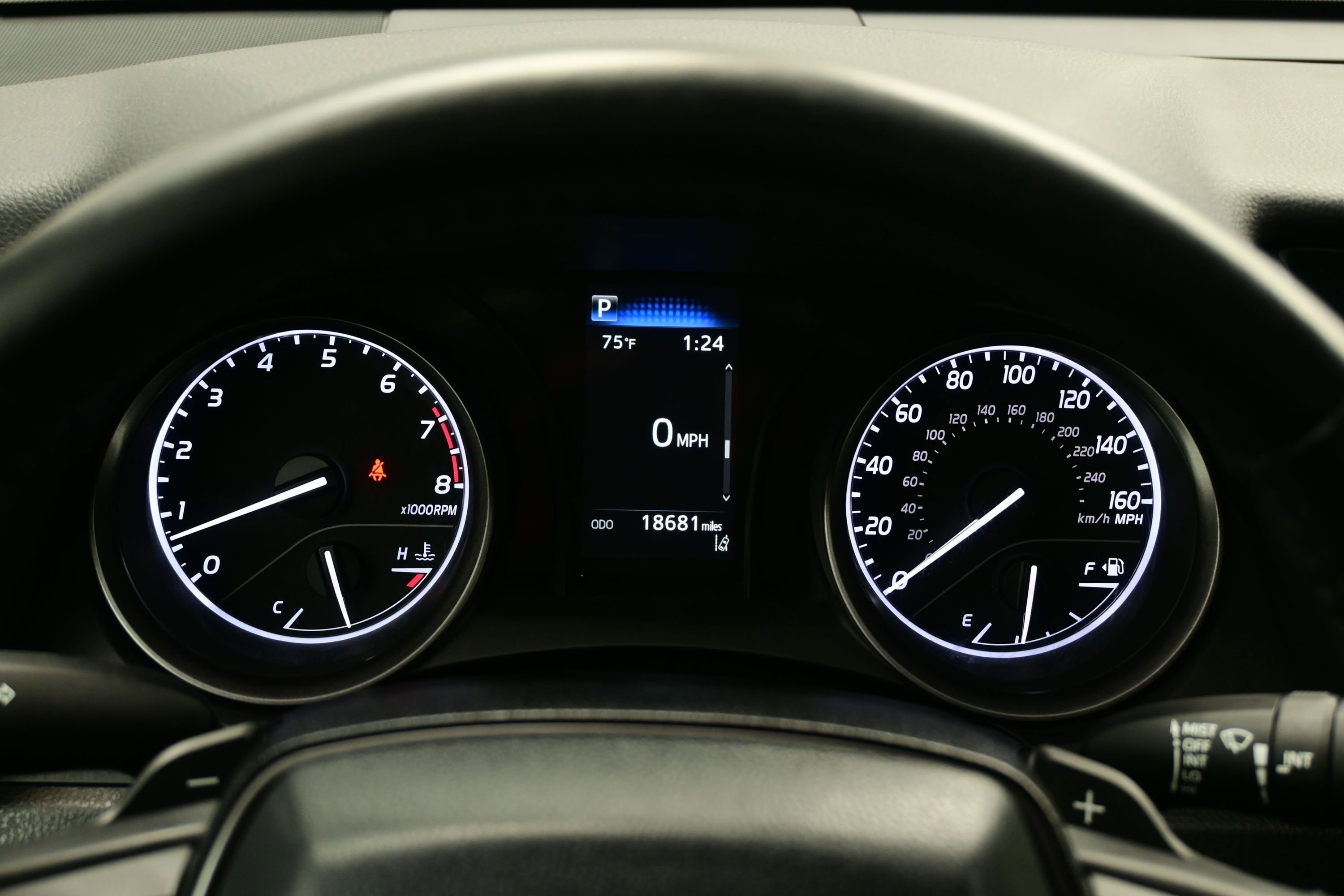 Used 2022 Toyota Camry SE FWD image 23