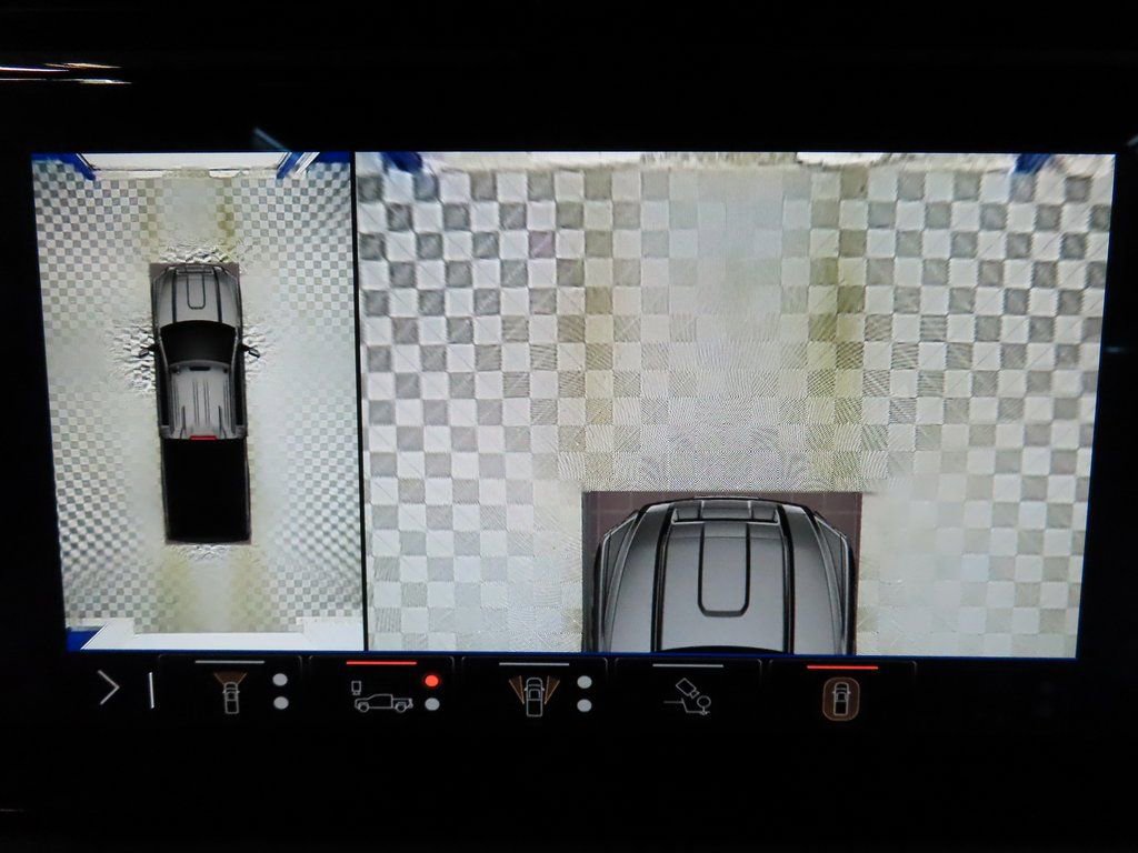 Used 2025 GMC Sierra 2500 AT4X w/ AT4X AEV Edition image 18