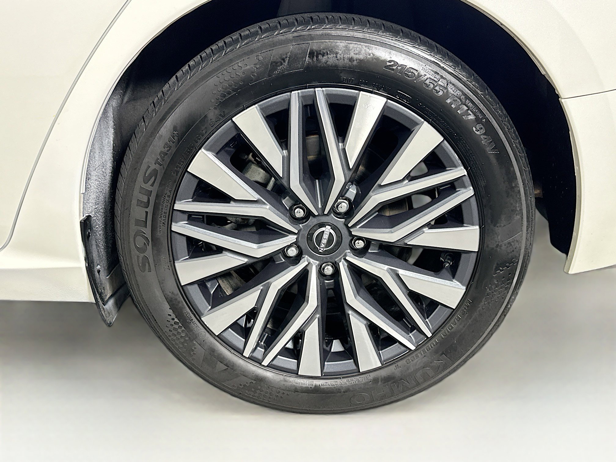 Used 2025 Nissan Altima 2.5 SV image 11