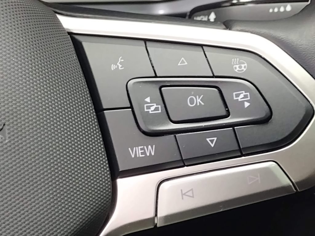 New 2026 Volkswagen Taos SEL AWD/4WD image 25