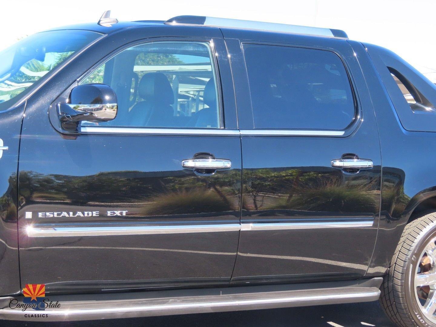 Used 2009 Cadillac Escalade EXT image 19