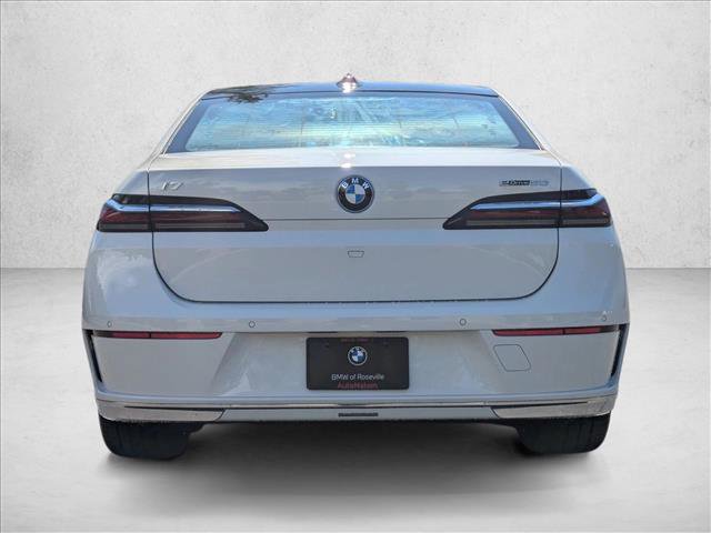 Used 2025 BMW i7 eDrive50 w/ Premium Package image 7