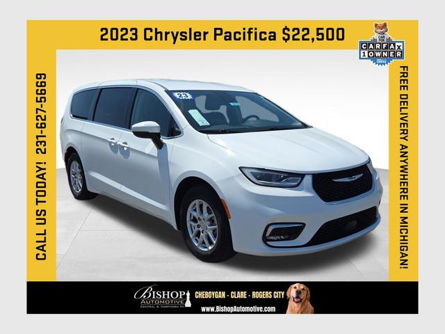 Used 2023 Chrysler Pacifica Touring-L FWD image 1