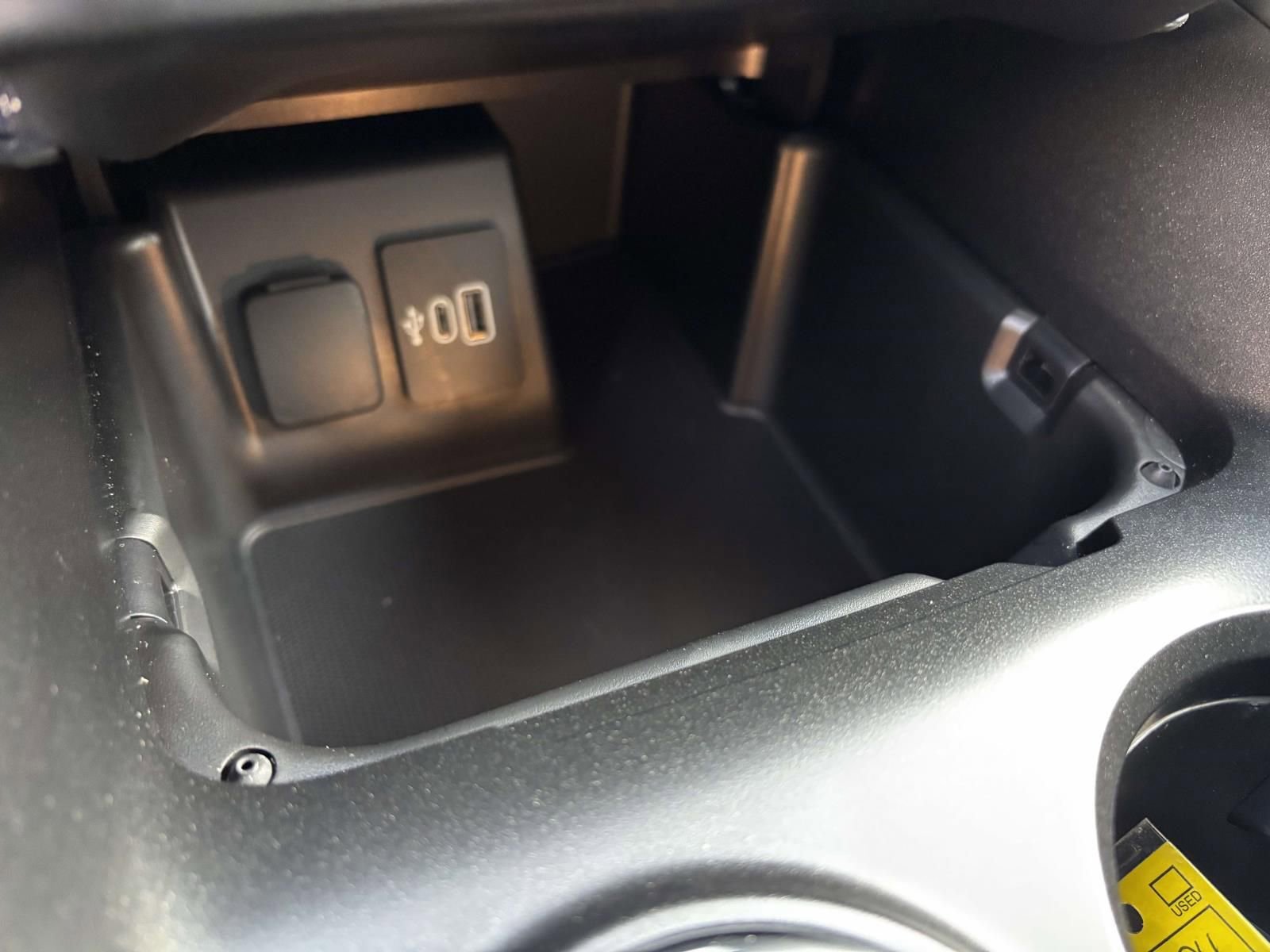 Used 2025 Ford Explorer Active image 25