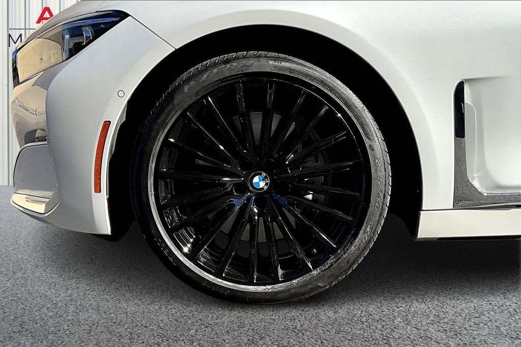 Used 2022 BMW 750i xDrive w/ Executive Package AWD/4WD image 34