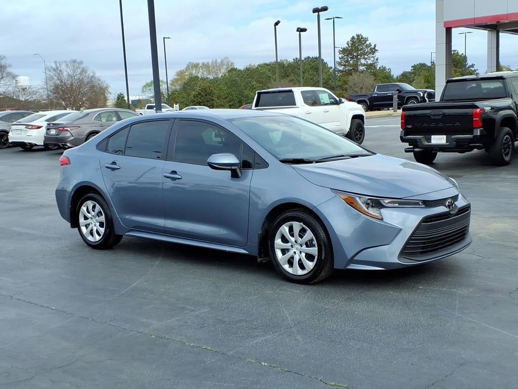 Used 2025 Toyota Corolla LE image 1