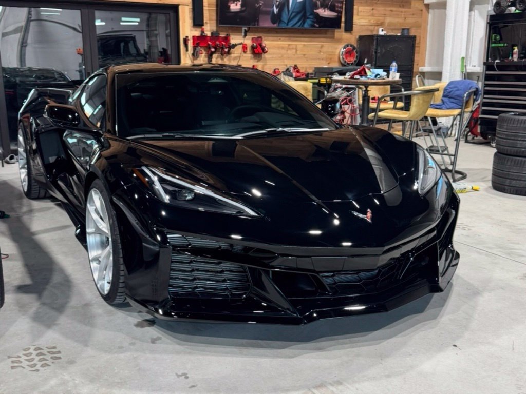 Used 2025 Chevrolet Corvette E-Ray w/ ZER Performance Package AWD/4WD image 9