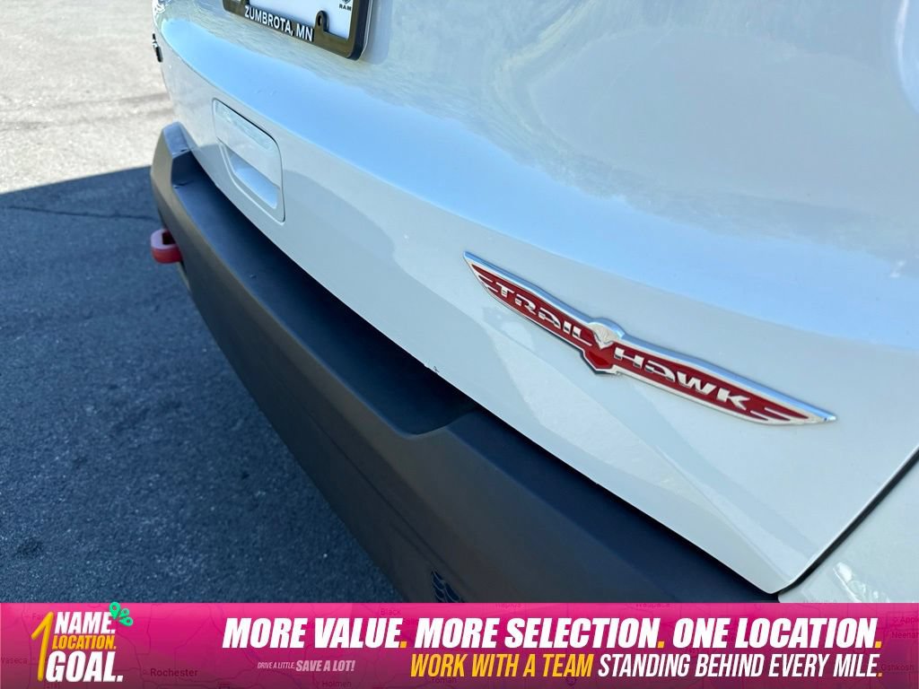Used 2023 Jeep Renegade Trailhawk w/ Trailhawk Elite Group AWD/4WD image 15