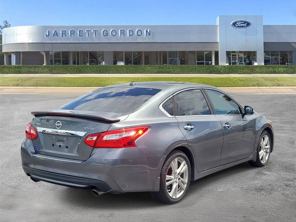 Used 2016 Nissan Altima 3.5 SL w/ 3.5 Technology Package FWD image 4