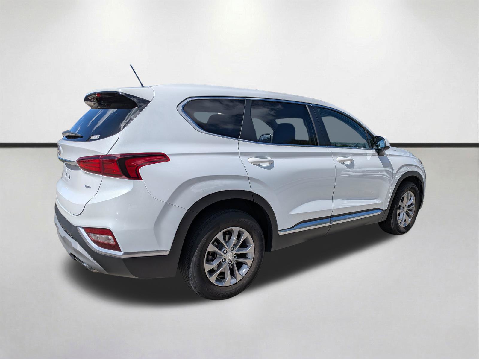 Used 2019 Hyundai Santa Fe SE AWD/4WD image 4