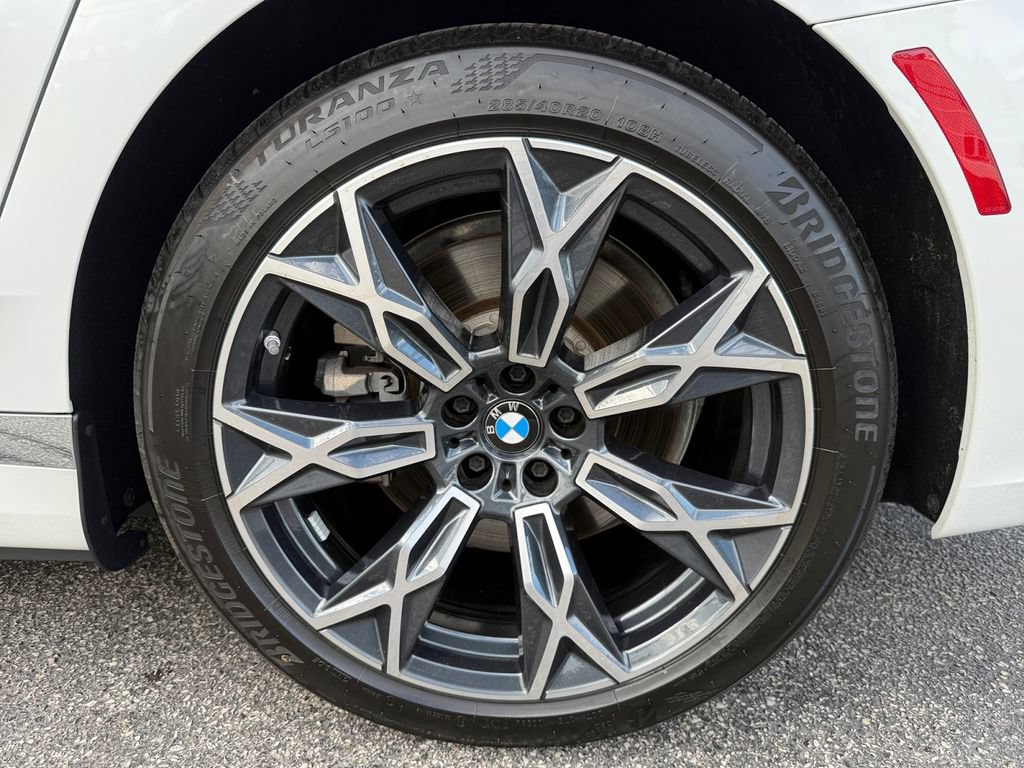 Certified 2023 BMW i7 xDrive60 AWD/4WD image 16