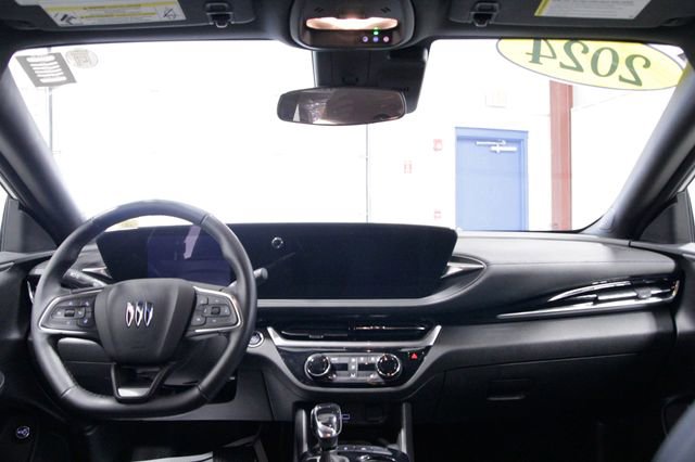 Used 2024 Buick Envista Sport Touring w/ Convenience I Package FWD image 15