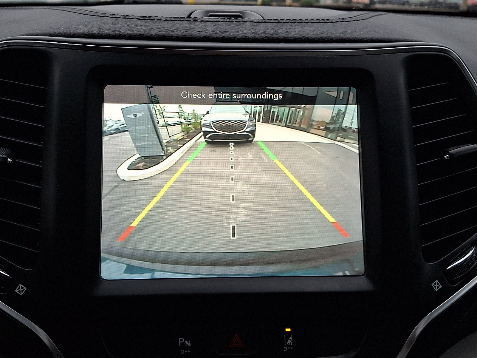Used 2021 Jeep Cherokee Latitude Lux w/ Sun & Sound Group AWD/4WD image 19
