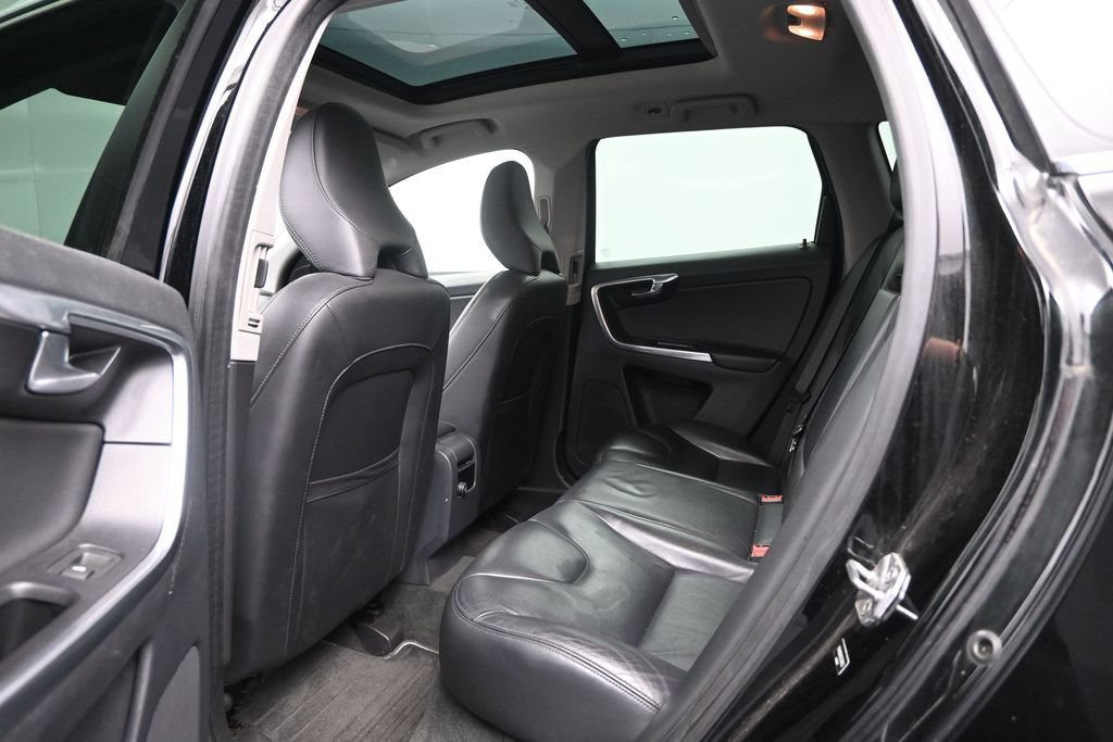 Used 2015 Volvo XC60 T5 AWD/4WD image 17