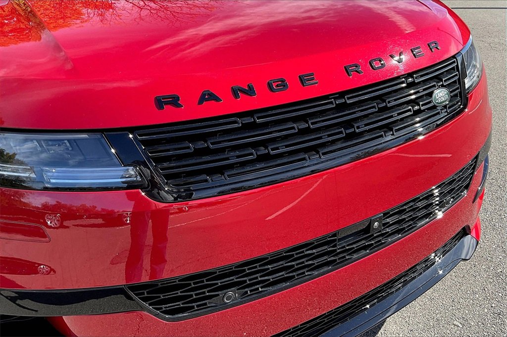 Used 2025 Land Rover Range Rover Sport Dynamic SE image 32
